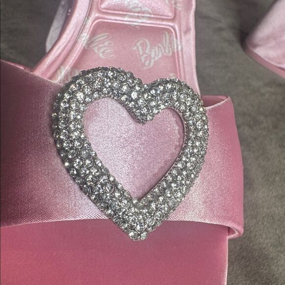 Barbie x ALDO Collection Pink Satin Platform Heart Sandal Block Heel 9 NEW - Picture 2 of 16